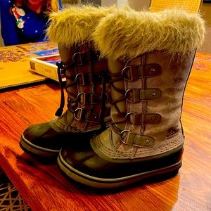 Sorel kids boots Joan of arctic